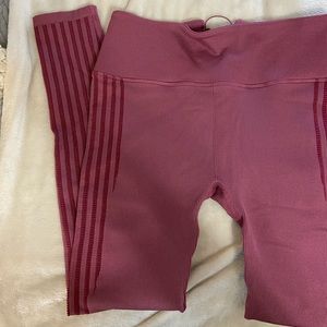 ✨HP!✨ Fabletics High-Waisted Seamless Rib Legging